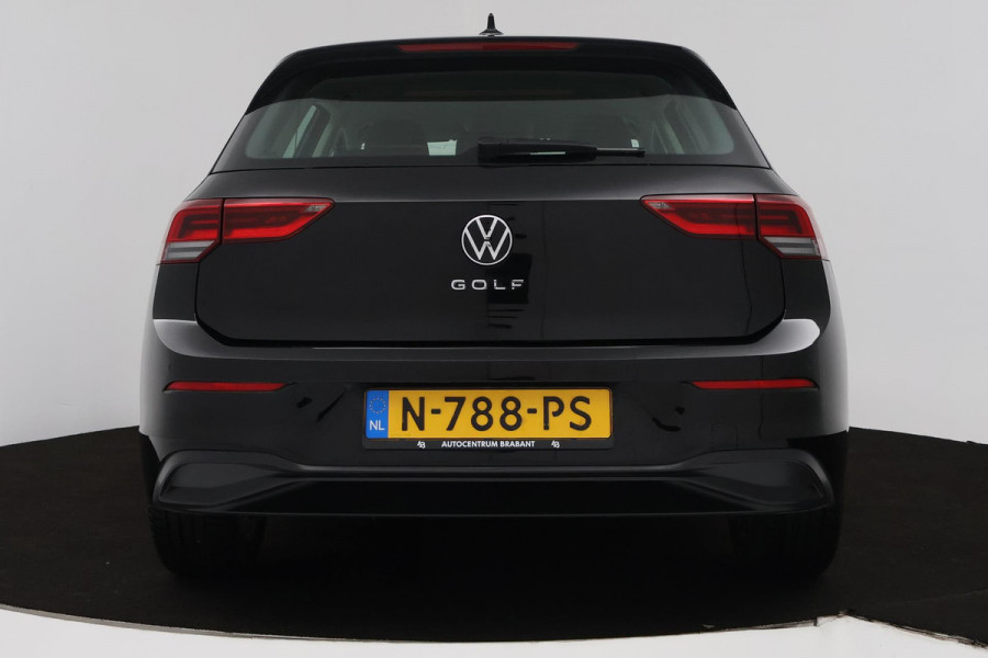 Volkswagen Golf 1.0 TSI Life (PARKEERSENSOREN, CAMERA, SFEER, CRUISE CONTROL ADAPTIEF, PARKEERSENSOREN, NAVIGATIE, NL-AUTO)