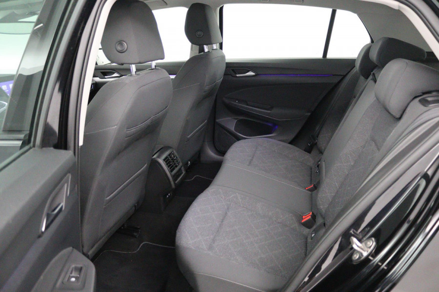 Volkswagen Golf 1.0 TSI Life (PARKEERSENSOREN, CAMERA, SFEER, CRUISE CONTROL ADAPTIEF, PARKEERSENSOREN, NAVIGATIE, NL-AUTO)