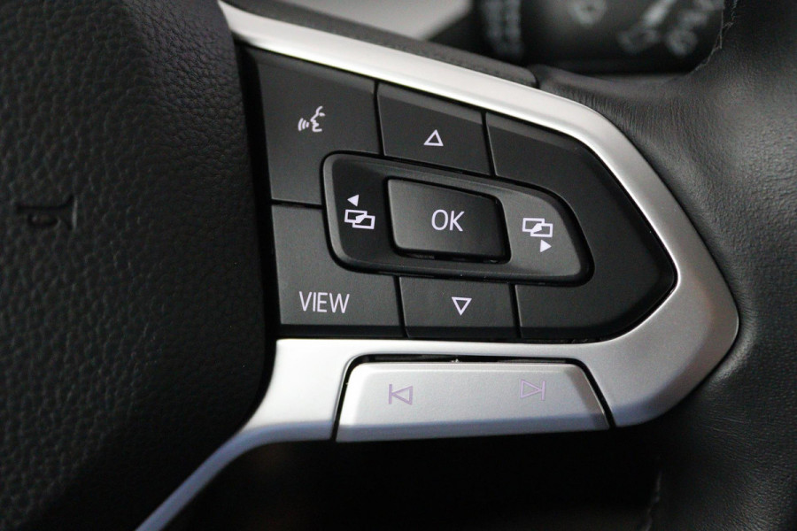 Volkswagen Golf 1.0 TSI Life (PARKEERSENSOREN, CAMERA, SFEER, CRUISE CONTROL ADAPTIEF, PARKEERSENSOREN, NAVIGATIE, NL-AUTO)