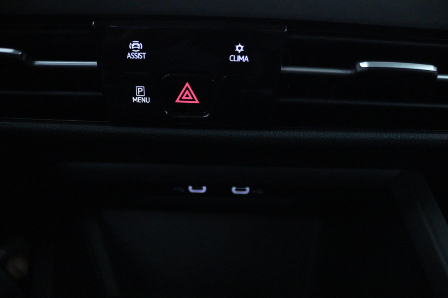 Volkswagen Golf 1.0 TSI Life (PARKEERSENSOREN, CAMERA, SFEER, CRUISE CONTROL ADAPTIEF, PARKEERSENSOREN, NAVIGATIE, NL-AUTO)