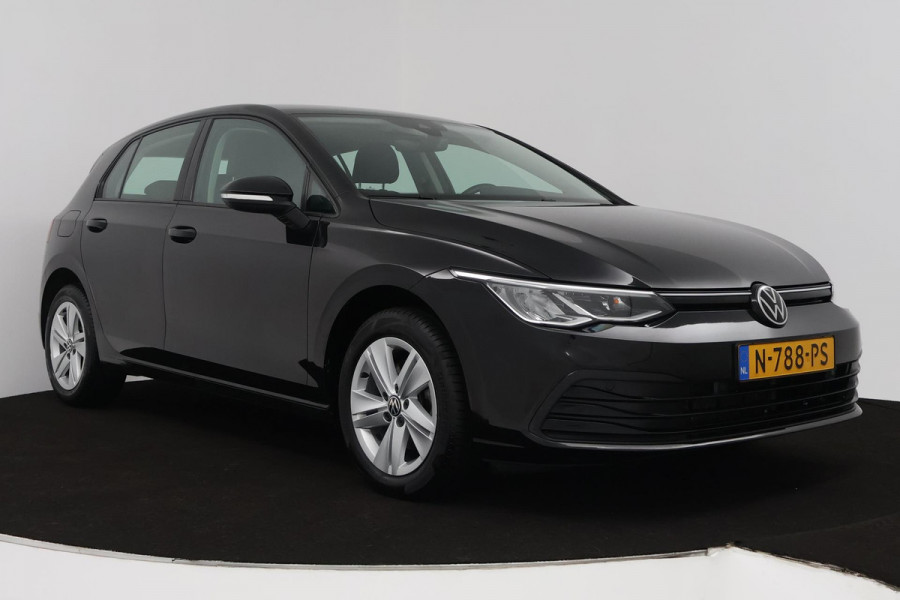 Volkswagen Golf 1.0 TSI Life (PARKEERSENSOREN, CAMERA, SFEER, CRUISE CONTROL ADAPTIEF, PARKEERSENSOREN, NAVIGATIE, NL-AUTO)