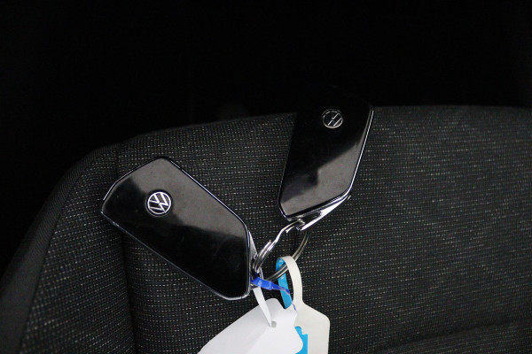 Volkswagen Golf 1.0 TSI Life (PARKEERSENSOREN, CAMERA, SFEER, CRUISE CONTROL ADAPTIEF, PARKEERSENSOREN, NAVIGATIE, NL-AUTO)