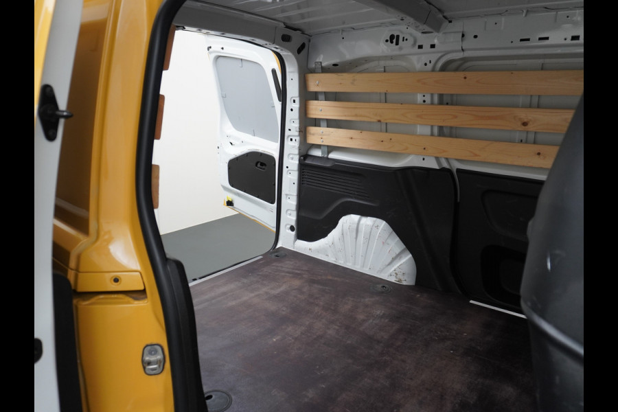 Opel Combo 1.5CDTI EURO6 9x Op voorraad! 3-Persoons Airco Cruise Control Bluetooth Elektr.ramen Elektr.spiegels+Verwarmd Centr.Vergr+ab. L1 Schuifdeur Betonplex vloer Lat om Lat betimmering super nette origineel Nederlands geleverde auto!
