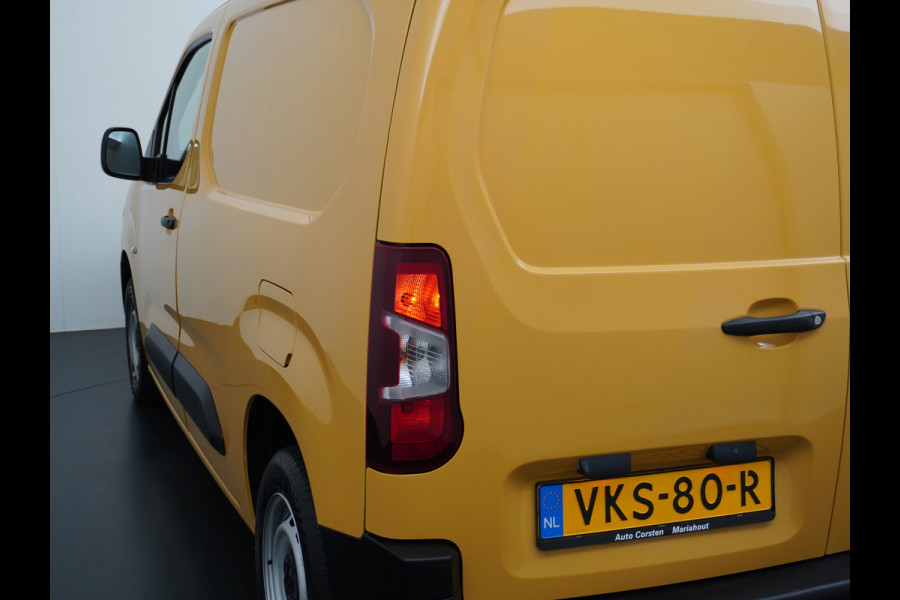 Opel Combo 1.5CDTI EURO6 9x Op voorraad! 3-Persoons Airco Cruise Control Bluetooth Elektr.ramen Elektr.spiegels+Verwarmd Centr.Vergr+ab. L1 Schuifdeur Betonplex vloer Lat om Lat betimmering super nette origineel Nederlands geleverde auto!