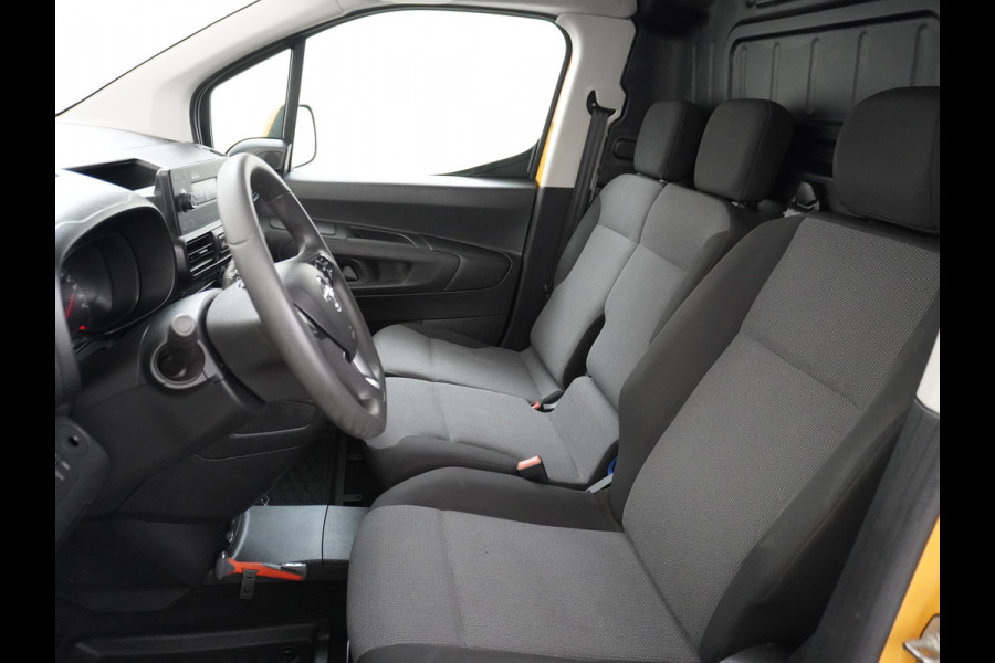 Opel Combo 1.5CDTI EURO6 9x Op voorraad! 3-Persoons Airco Cruise Control Bluetooth Elektr.ramen Elektr.spiegels+Verwarmd Centr.Vergr+ab. L1 Schuifdeur Betonplex vloer Lat om Lat betimmering super nette origineel Nederlands geleverde auto!