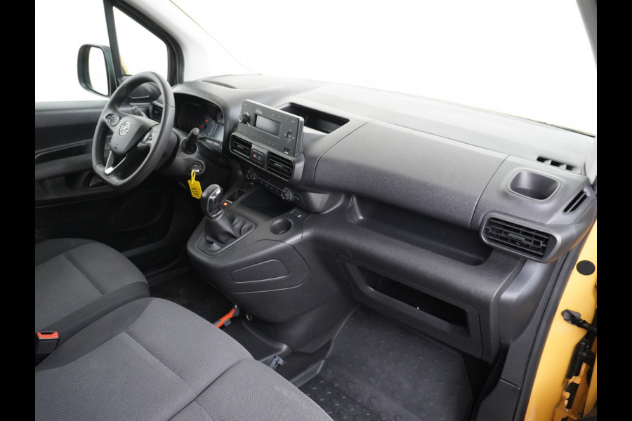 Opel Combo 1.5CDTI EURO6 9x Op voorraad! 3-Persoons Airco Cruise Control Bluetooth Elektr.ramen Elektr.spiegels+Verwarmd Centr.Vergr+ab. L1 Schuifdeur Betonplex vloer Lat om Lat betimmering super nette origineel Nederlands geleverde auto!