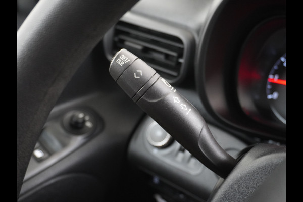 Opel Combo 1.5CDTI EURO6 9x Op voorraad! 3-Persoons Airco Cruise Control Bluetooth Elektr.ramen Elektr.spiegels+Verwarmd Centr.Vergr+ab. L1 Schuifdeur Betonplex vloer Lat om Lat betimmering super nette origineel Nederlands geleverde auto!