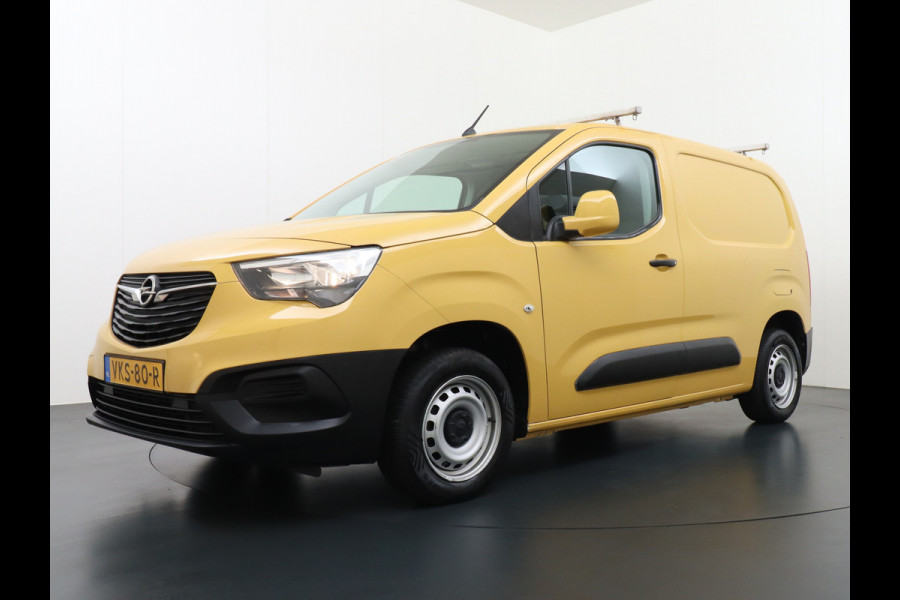 Opel Combo 1.5CDTI EURO6 9x Op voorraad! 3-Persoons Airco Cruise Control Bluetooth Elektr.ramen Elektr.spiegels+Verwarmd Centr.Vergr+ab. L1 Schuifdeur Betonplex vloer Lat om Lat betimmering super nette origineel Nederlands geleverde auto!