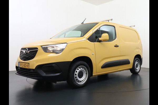 Opel Combo 1.5CDTI EURO6 9x Op voorraad! 3-Persoons Airco Cruise Control Bluetooth Elektr.ramen Elektr.spiegels+Verwarmd Centr.Vergr+ab. L1 Schuifdeur Betonplex vloer Lat om Lat betimmering super nette origineel Nederlands geleverde auto!
