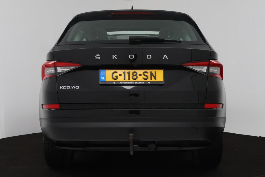 Škoda Kodiaq 1.5 TSI Business Edition (PANORAMADAK, TREKHAAK, AUTOMAAT, CRUISE CONTROL, NAVIGATIE, GOED ONDERHOUDEN)