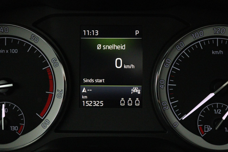 Škoda Kodiaq 1.5 TSI Business Edition (PANORAMADAK, TREKHAAK, AUTOMAAT, CRUISE CONTROL, NAVIGATIE, GOED ONDERHOUDEN)