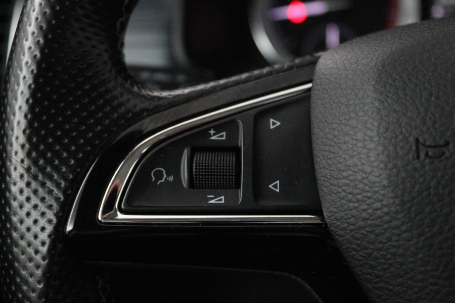 Škoda Kodiaq 1.5 TSI Business Edition (PANORAMADAK, TREKHAAK, AUTOMAAT, CRUISE CONTROL, NAVIGATIE, GOED ONDERHOUDEN)