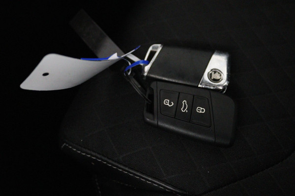 Škoda Kodiaq 1.5 TSI Business Edition (PANORAMADAK, TREKHAAK, AUTOMAAT, CRUISE CONTROL, NAVIGATIE, GOED ONDERHOUDEN)