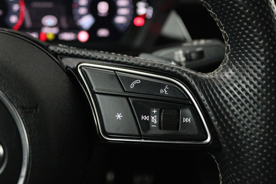 Audi A3 Sportback 35 TFSI S edition (PARKEERSENSOREN, ACHTERUITRIJCAMERA, STOELVERWARMING, SFEERVERLICHTING, NAVIGATIE, NL-AUTO)