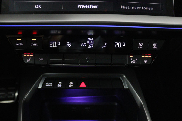 Audi A3 Sportback 35 TFSI S edition (PARKEERSENSOREN, ACHTERUITRIJCAMERA, STOELVERWARMING, SFEERVERLICHTING, NAVIGATIE, NL-AUTO)