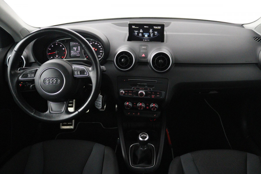 Audi A1 Sportback 1.0 TFSI Sport Pro Line (STOELVERWARMING, PARKEERSENSOREN, TREKHAAK, CRUISE CONTROL, NAVIGATIE)