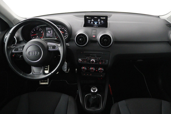 Audi A1 Sportback 1.0 TFSI Sport Pro Line (STOELVERWARMING, PARKEERSENSOREN, TREKHAAK, CRUISE CONTROL, NAVIGATIE)
