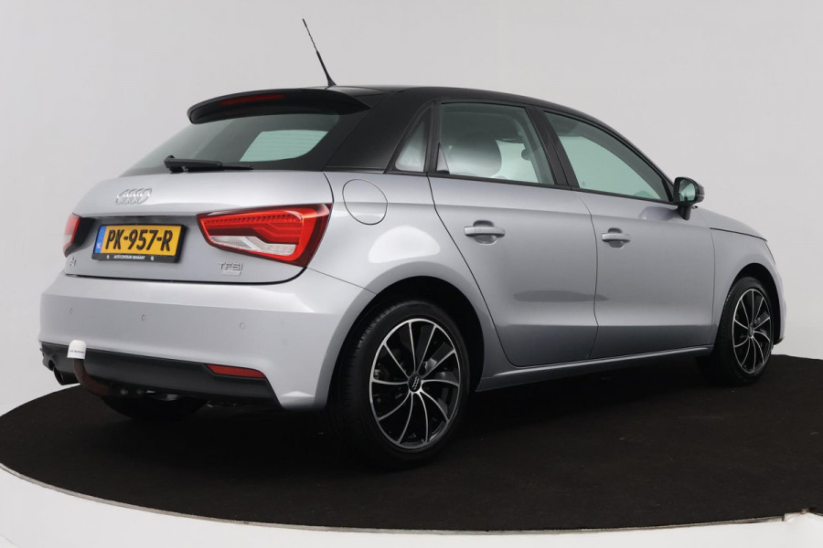 Audi A1 Sportback 1.0 TFSI Sport Pro Line (STOELVERWARMING, PARKEERSENSOREN, TREKHAAK, CRUISE CONTROL, NAVIGATIE)
