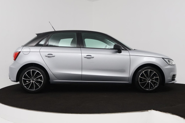 Audi A1 Sportback 1.0 TFSI Sport Pro Line (STOELVERWARMING, PARKEERSENSOREN, TREKHAAK, CRUISE CONTROL, NAVIGATIE)