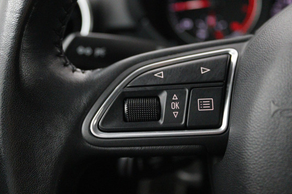 Audi A1 Sportback 1.0 TFSI Sport Pro Line (STOELVERWARMING, PARKEERSENSOREN, TREKHAAK, CRUISE CONTROL, NAVIGATIE)