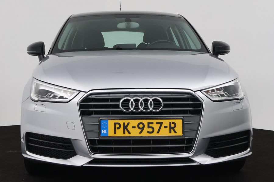 Audi A1 Sportback 1.0 TFSI Sport Pro Line (STOELVERWARMING, PARKEERSENSOREN, TREKHAAK, CRUISE CONTROL, NAVIGATIE)