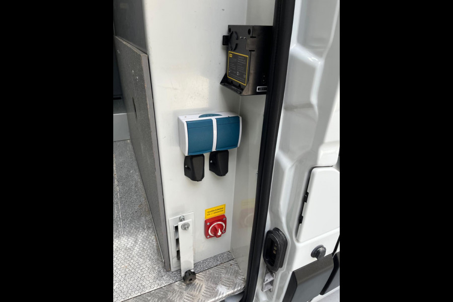 Renault Master Servicewagen T35 2.3 dCi 145pk euro6 L2H2 BOTT Inrichting, Victron omvormer, Standkachel, Trekhaak, RIJKLAARPRIJS!