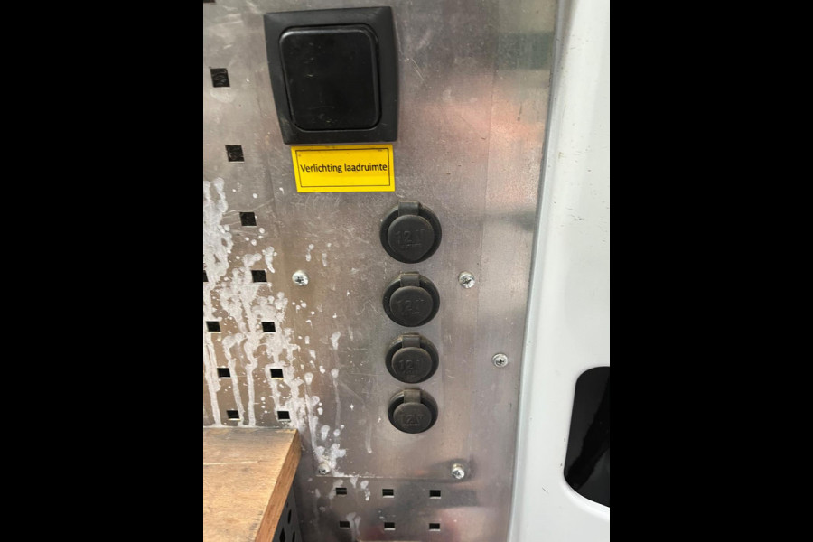 Renault Master Servicewagen T35 2.3 dCi 145pk euro6 L2H2 BOTT Inrichting, Victron omvormer, Standkachel, Trekhaak, RIJKLAARPRIJS!
