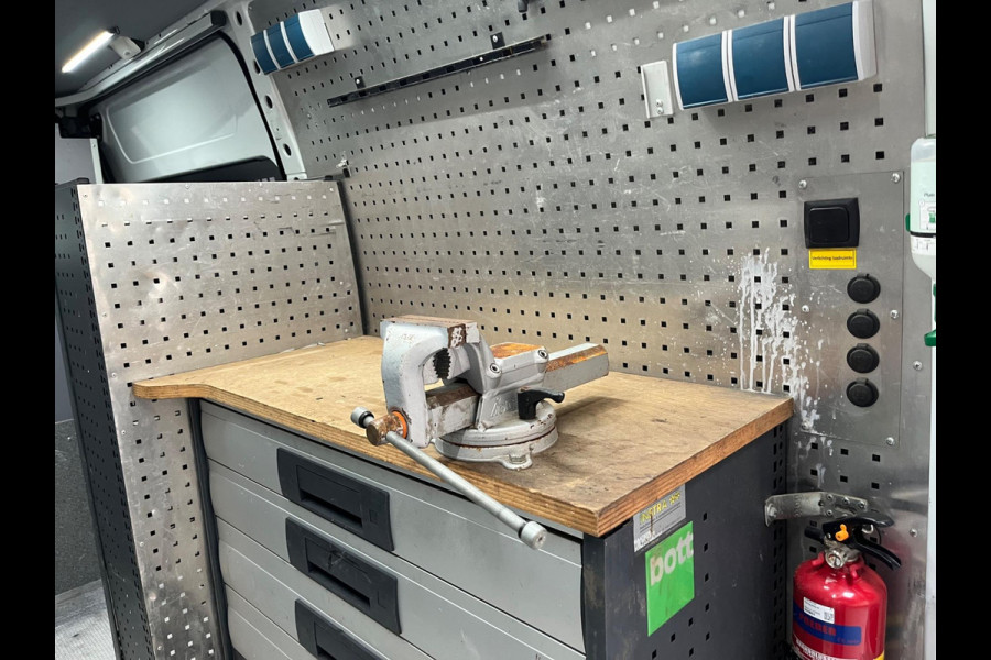 Renault Master Servicewagen T35 2.3 dCi 145pk euro6 L2H2 BOTT Inrichting, Victron omvormer, Standkachel, Trekhaak, RIJKLAARPRIJS!