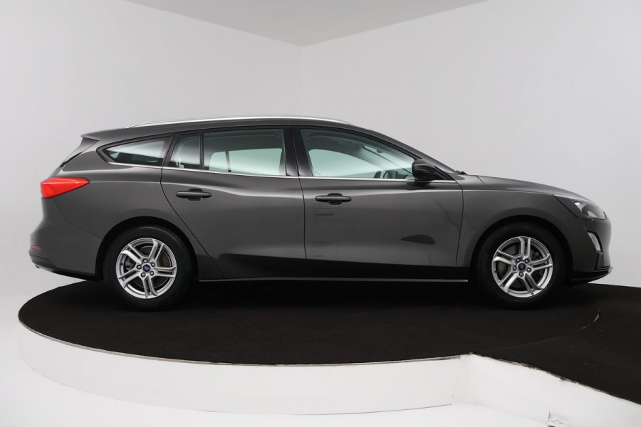 Ford FOCUS Wagon 1.0 EcoBoost Trend Edition Business (TREKHAAK, PARKEERSENSOREN, LANE-ASSIST, CRUISE CONTROL, NAVIGATIE)