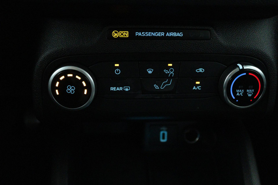 Ford FOCUS Wagon 1.0 EcoBoost Trend Edition Business (TREKHAAK, PARKEERSENSOREN, LANE-ASSIST, CRUISE CONTROL, NAVIGATIE)