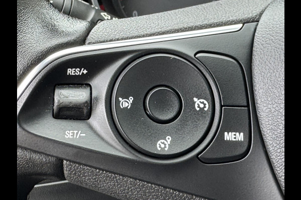 Opel Grandland X 1.2 Turbo Innovation Cruise control Climate control Keyless entry Apple Carplay / Android Auto PDK voor en achter