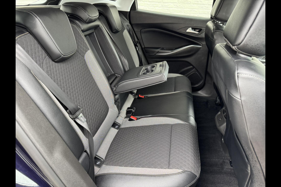 Opel Grandland X 1.2 Turbo Innovation Cruise control Climate control Keyless entry Apple Carplay / Android Auto PDK voor en achter