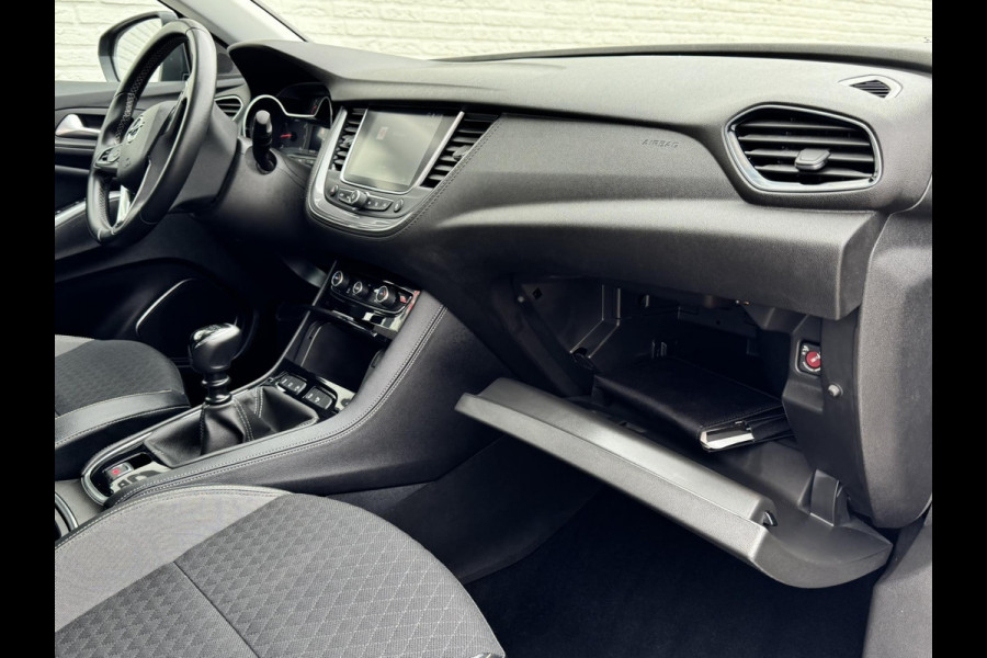 Opel Grandland X 1.2 Turbo Innovation Cruise control Climate control Keyless entry Apple Carplay / Android Auto PDK voor en achter