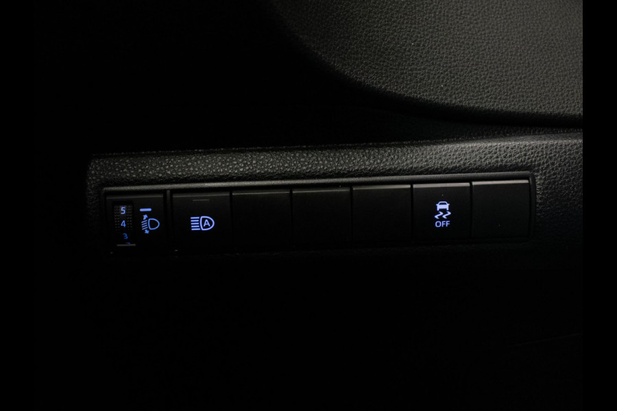 Toyota Corolla Touring Sports 1.8 Hybrid Business Plus Sport (APPLE CARPLAY,NAVI,CAMERA,CRUISE,CLIMATE,PDC,LED,DAB,SPORTSTOELEN)