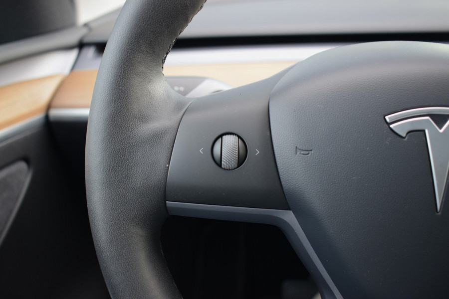 Tesla Model Y Long Range AWD 75 kWh | Achterbank verw. | Stuurverwarming | Dual Motor
