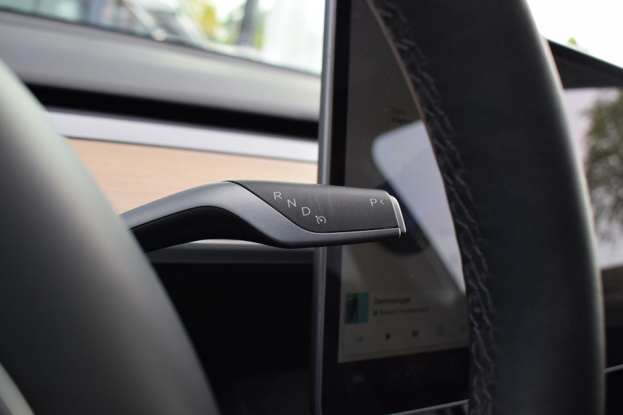 Tesla Model Y Long Range AWD 75 kWh | Achterbank verw. | Stuurverwarming | Dual Motor
