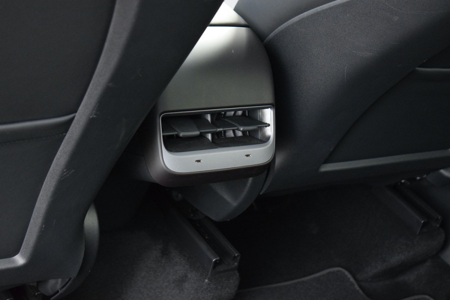 Tesla Model Y Long Range AWD 75 kWh | Achterbank verw. | Stuurverwarming | Dual Motor