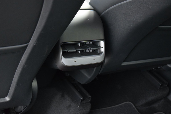 Tesla Model Y Long Range AWD 75 kWh | Achterbank verw. | Stuurverwarming | Dual Motor