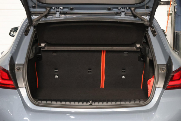 BMW 1-serie M135i xDrive M-PERFORMANCE/LED/VIRTUAL/SFEER/PANO/LEER+S.VERWARMING/LMV/CAM/CRUISE/ECC/12 MND GARANTIE!