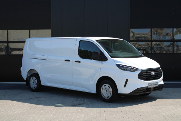 Ford Transit Custom 300 2.0 TDCI L2H1 Trend 136pk - Carplay - Android - LED koplampen - Verwarmd stuurwiel - Stoelverwarming - 70l tank - Rijklaar