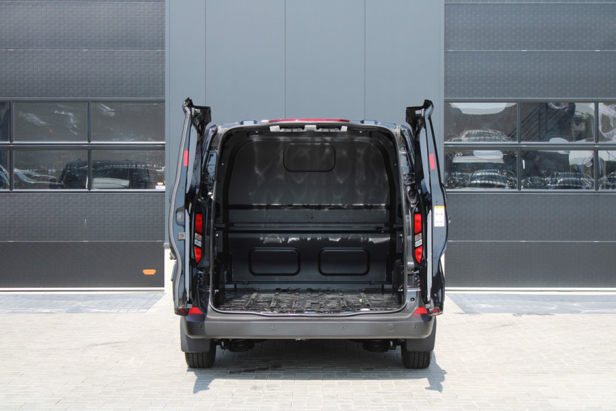 Ford Transit Custom 320 2.0 TDCI L2H1 Trend DC 136pk - Carplay - Android - Camera - Trekhaak - LED koplampen - Stoelverwarming - Draadloos laden - R