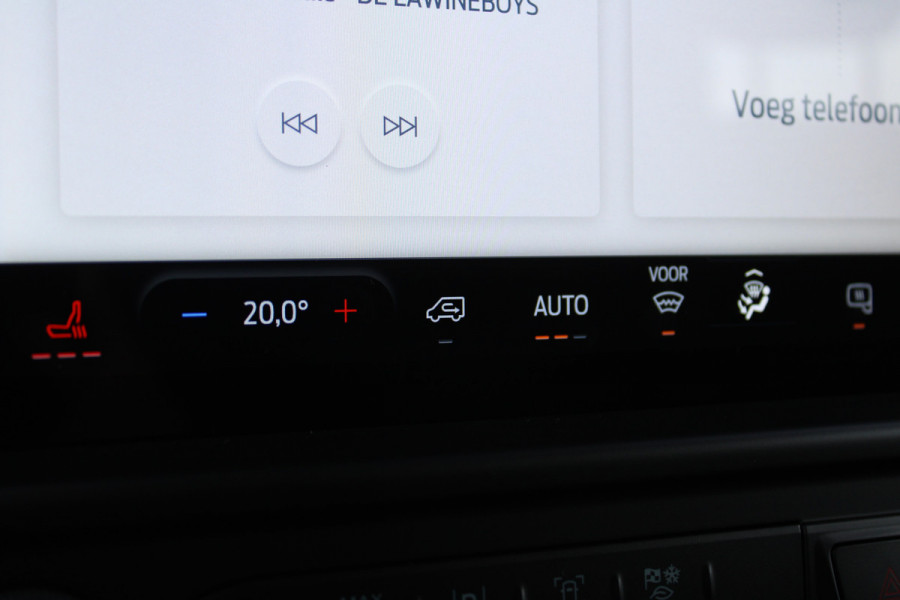 Ford Transit Custom 320 2.0 TDCI L2H1 Trend DC 136pk - Carplay - Android - Camera - Trekhaak - LED koplampen - Stoelverwarming - Draadloos laden - R