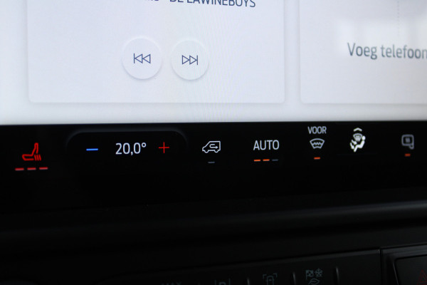 Ford Transit Custom 320 2.0 TDCI L2H1 Trend DC 136pk - Carplay - Android - Camera - Trekhaak - LED koplampen - Stoelverwarming - Draadloos laden - R