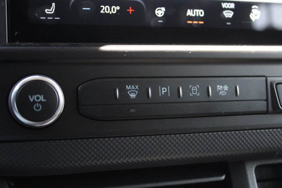 Ford Transit Custom 320 2.0 TDCI L2H1 Trend DC 136pk - Carplay - Android - Camera - Trekhaak - LED koplampen - Stoelverwarming - Draadloos laden - R