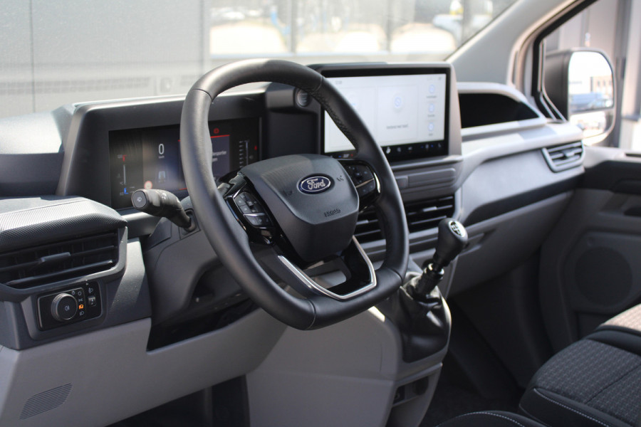 Ford Transit Custom 320 2.0 TDCI L2H1 Trend DC 136pk - Carplay - Android - Camera - Trekhaak - LED koplampen - Stoel + Stuurverwarming - Rijklaar