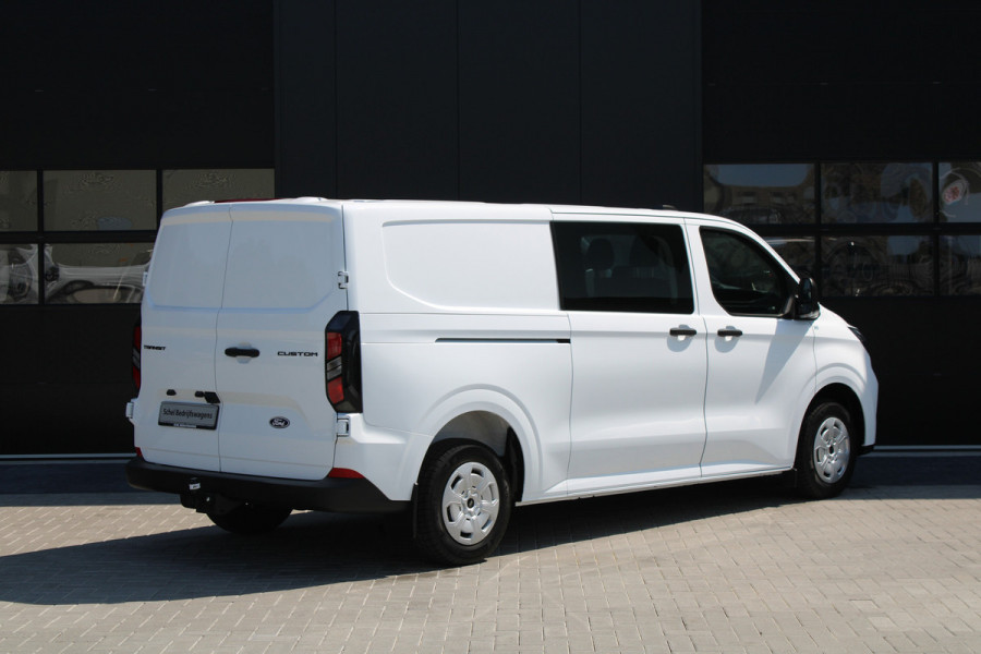 Ford Transit Custom 320 2.0 TDCI L2H1 Trend DC 136pk - Carplay - Android - Camera - Trekhaak - LED koplampen - Stoel + Stuurverwarming - Rijklaar