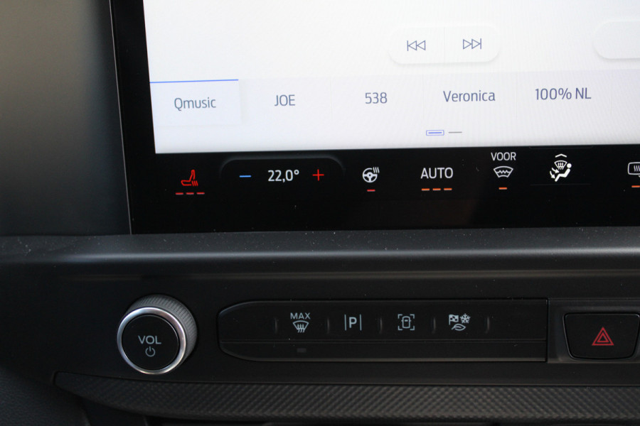 Ford Transit Custom 320 2.0 TDCI L2H1 Trend DC 136pk - Carplay - Android - Camera - Trekhaak - LED koplampen - Stoel + Stuurverwarming - Rijklaar