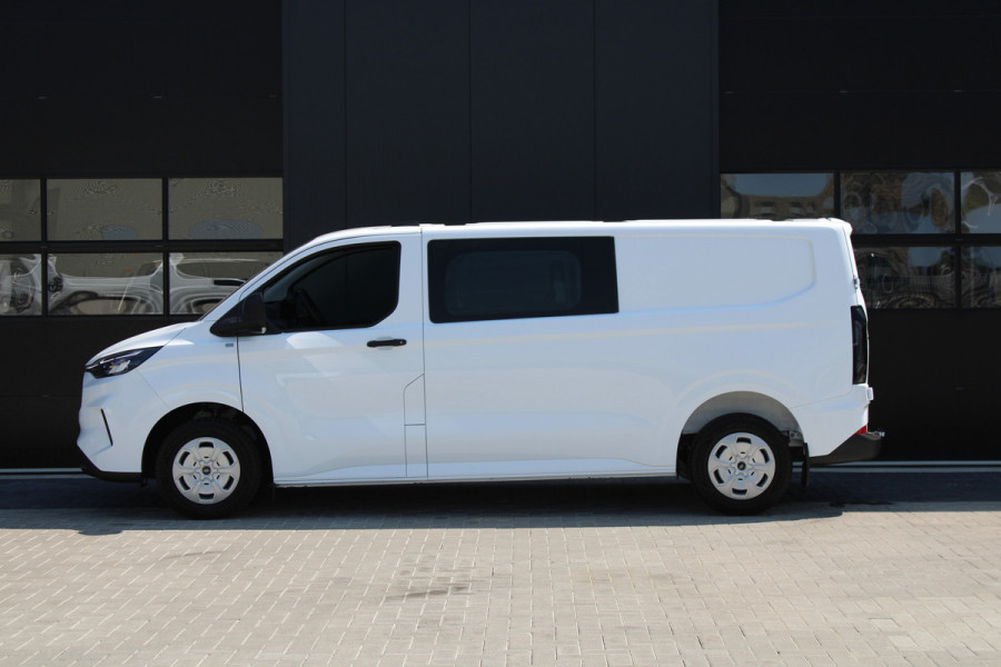 Ford Transit Custom 320 2.0 TDCI L2H1 Trend DC 136pk - Carplay - Android - Camera - Trekhaak - LED koplampen - Stoel + Stuurverwarming - Rijklaar
