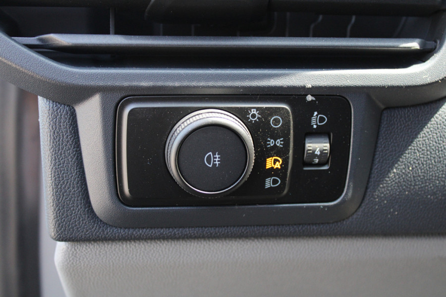 Ford Transit Custom 320 2.0 TDCI L2H1 Trend DC 136pk - Carplay - Android - Camera - Trekhaak - LED koplampen - Stoel + Stuurverwarming - Rijklaar