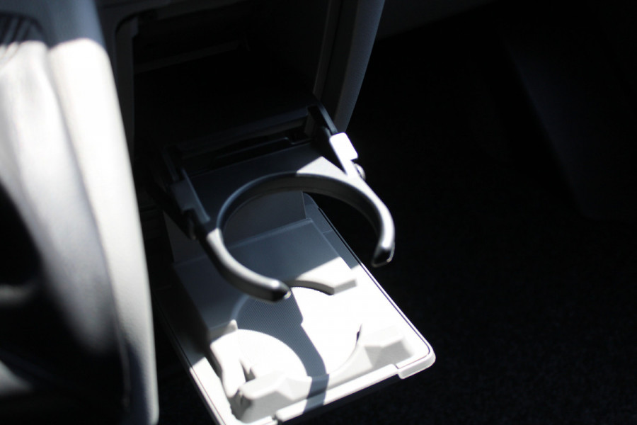 Ford Transit Custom 320 2.0 TDCI L2H1 Trend DC 136pk - Carplay - Android - Camera - Trekhaak - LED koplampen - Stoel + Stuurverwarming - Rijklaar